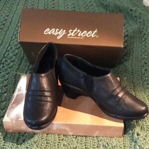 EASY ST. BLACK BOOTS/SHOES